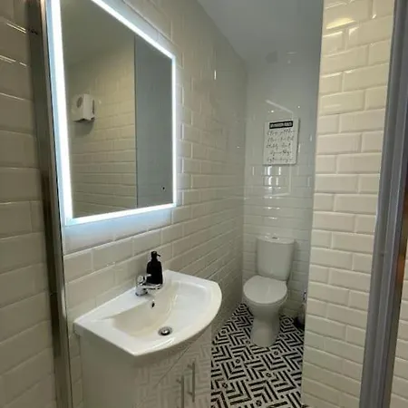 Exquisite Sea View In Salthill, غالواي